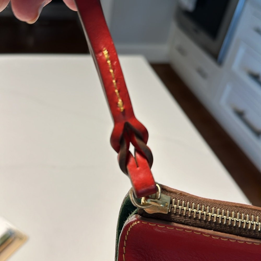Dooney Bourke red leather shoulder bag - Picture 10 of 10
